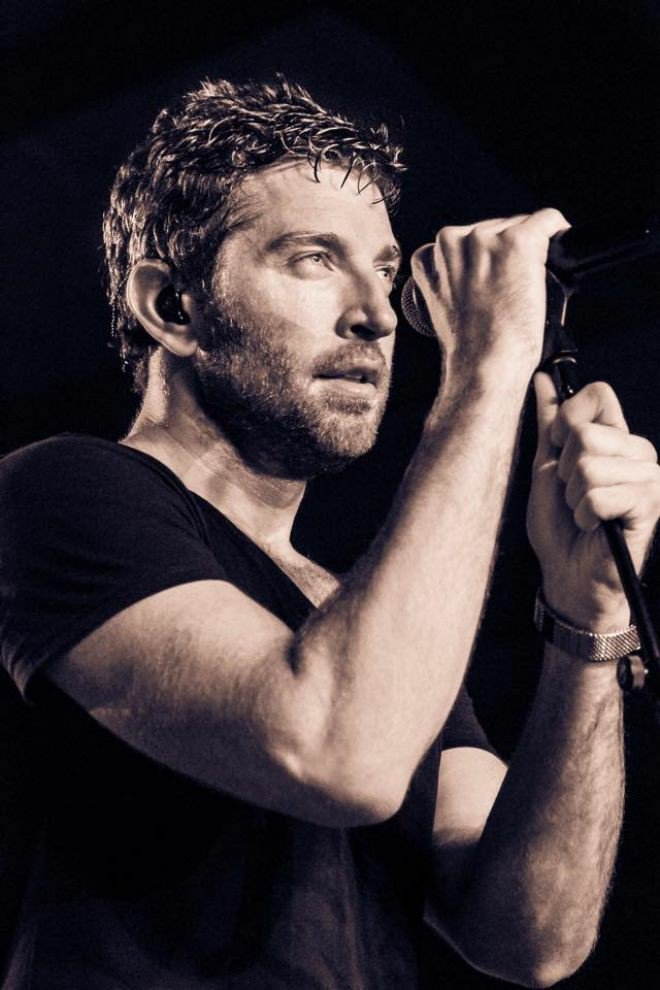 mandamay91's tweet photo. #MCM and everyday 😍 #DailyDose of @bretteldredge love this man more and more every single day. ♡ #BrettEldredge #BrettFan #TheLongWayTour #LosingMyMind #HeMeltsMyHeart https://t.co/MCOpWlABq5