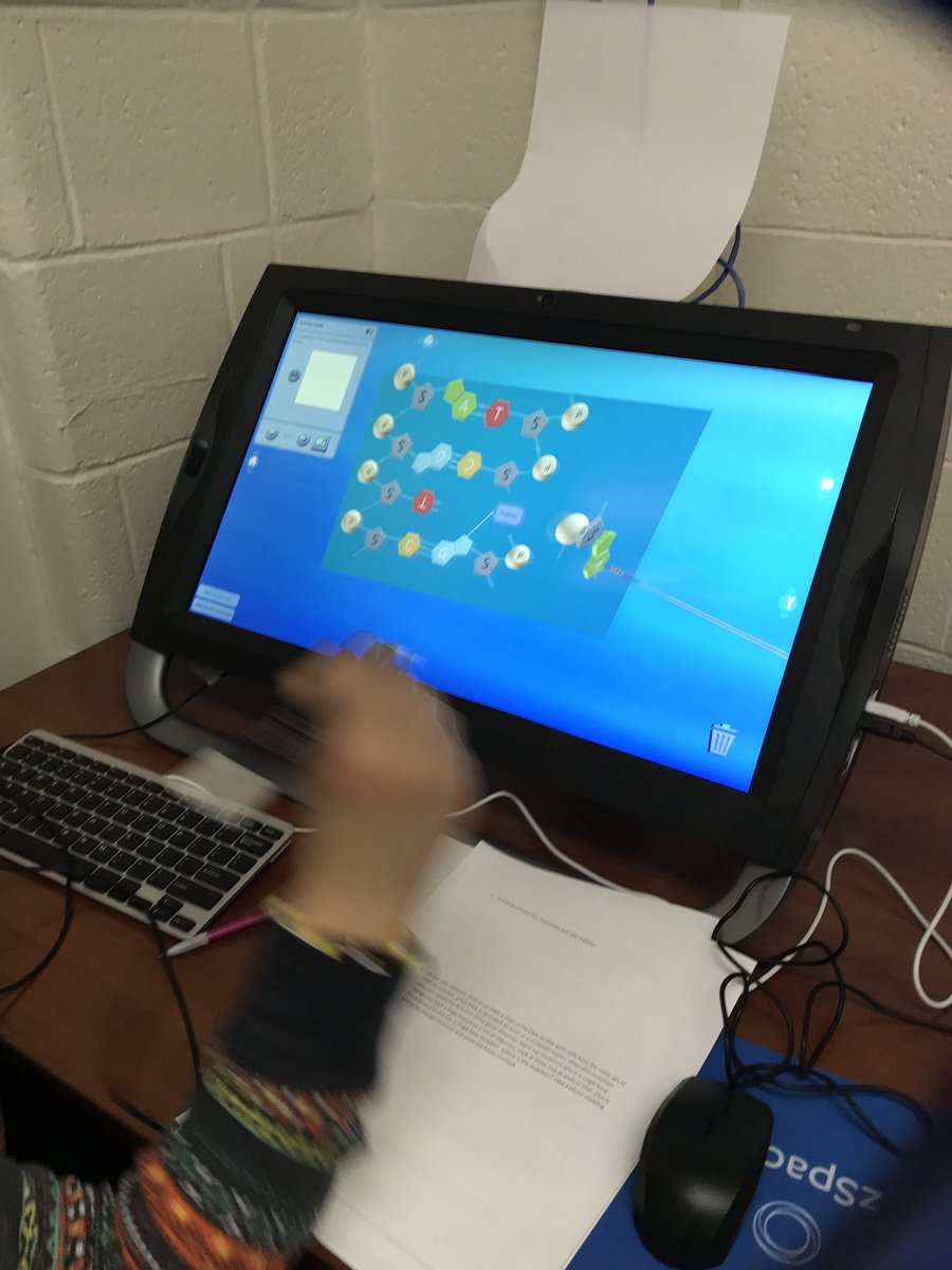 BradyScience8's tweet photo. Learning about DNA in 3D.  @zSpace   @WSFCS_Science https://t.co/BXmqCyB1wW