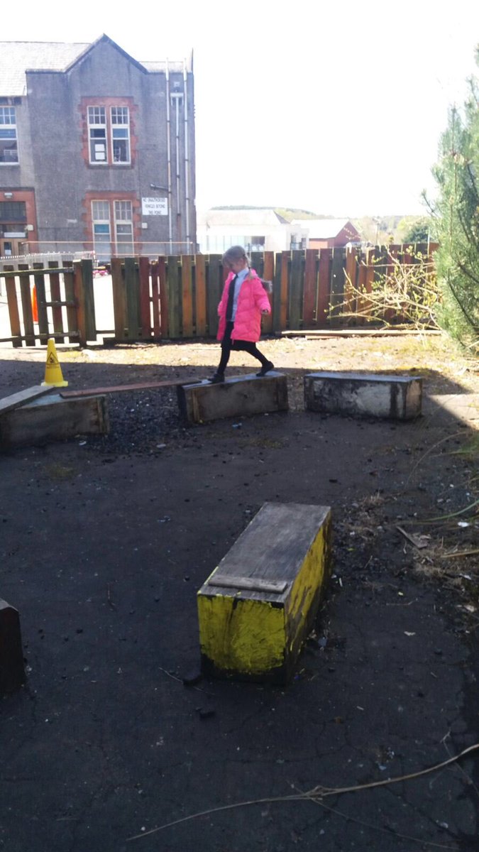 netherthirdps's tweet image. Mrs McClure created an obstacle course inspired by the book “Rosies Walk” encouraging the children to use position and movement. #literacyacrosslearning #numeracy #PE #interdisciplinarylearning @EANumeracy