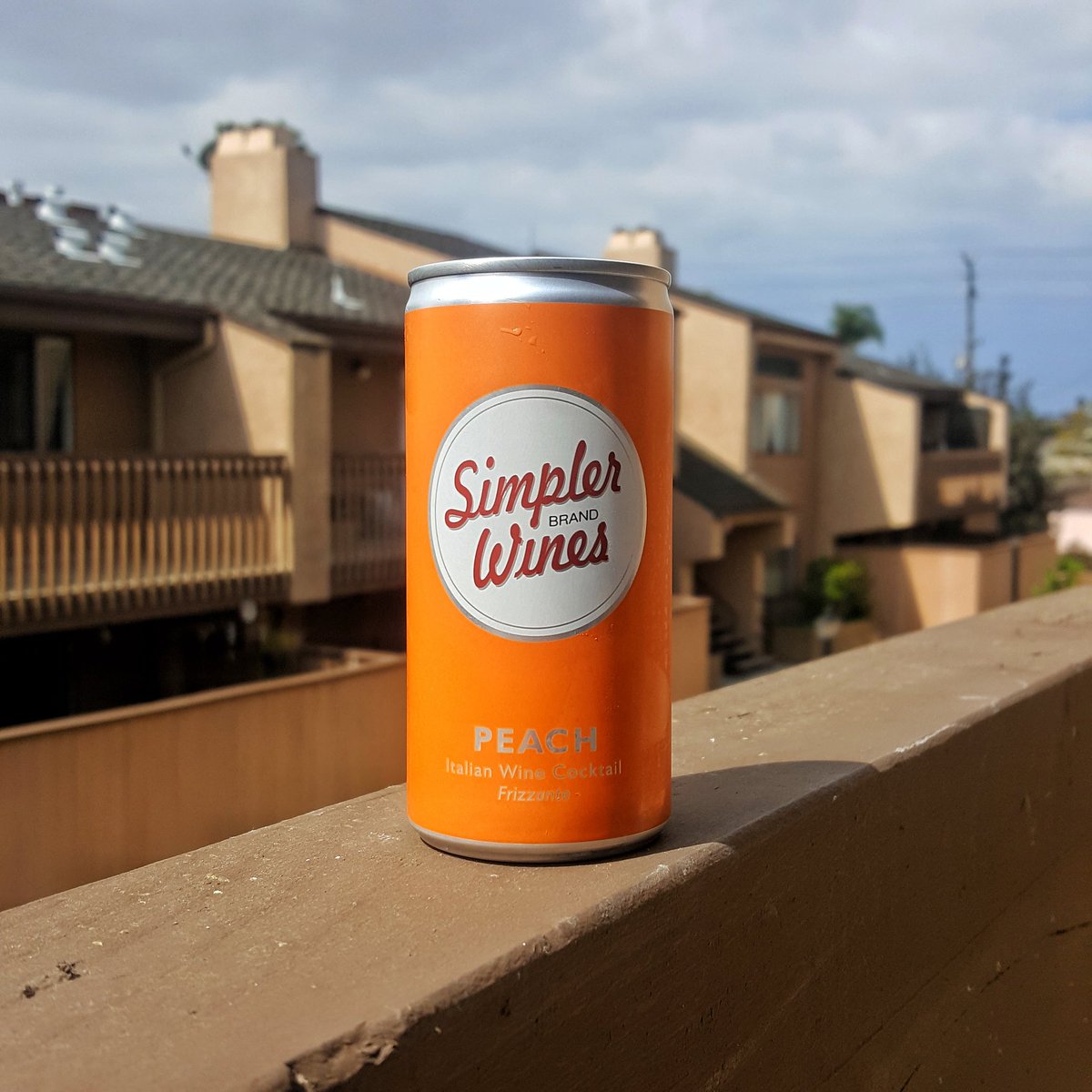 designphotoco's tweet photo. #simplerwines Im not much of a sweet drink kinda guy but this is pretty good! Love the #packagingdesign https://t.co/N6ZLYFNkxD
