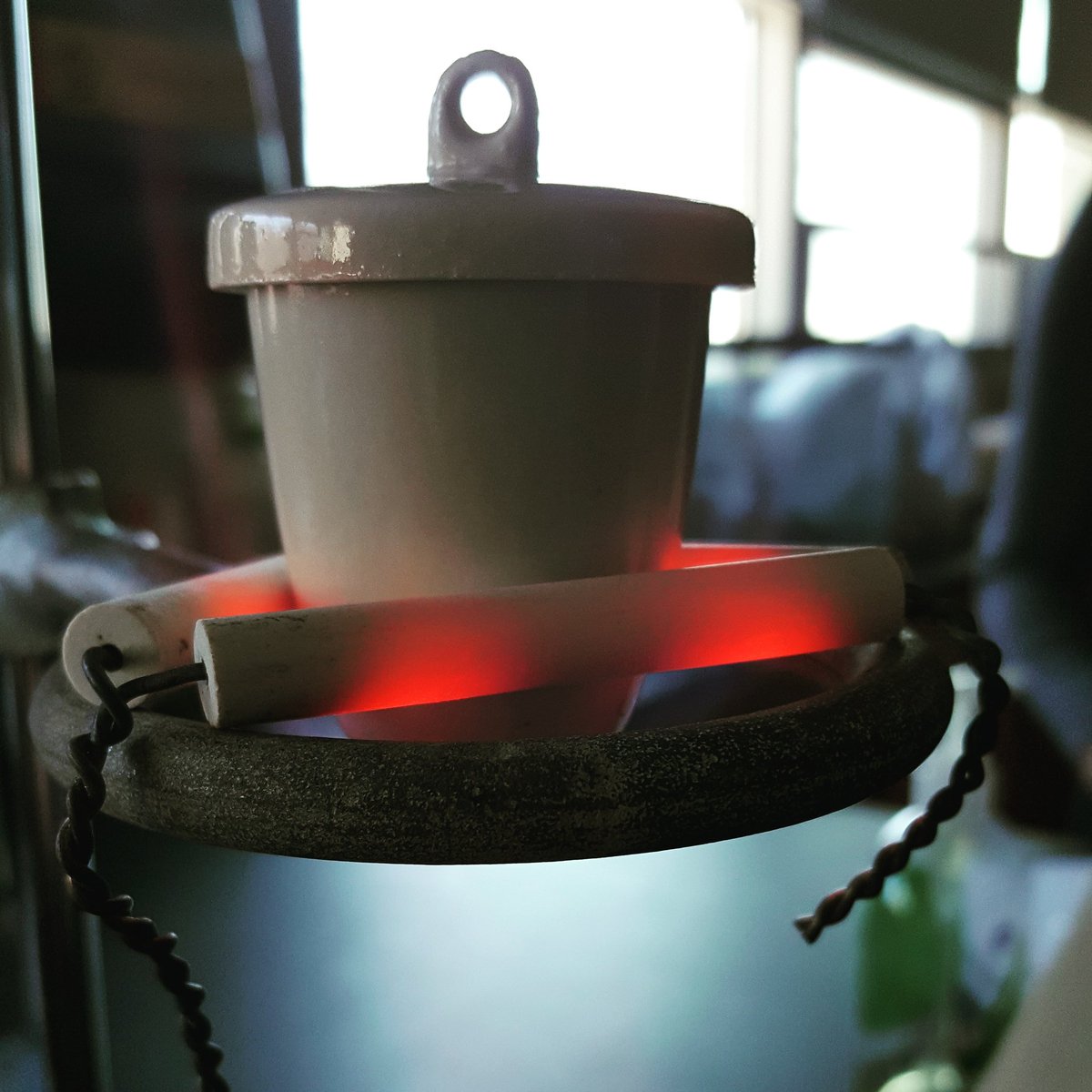 Skylinehetter's tweet photo. #argumentdriveninquiry #argumentdriveninquiryinchemistry   lab today, thermal decomposition of sodium bicarbonate #NGSS @SkylineHighA2 @A2schools https://t.co/eGSWbcox7J