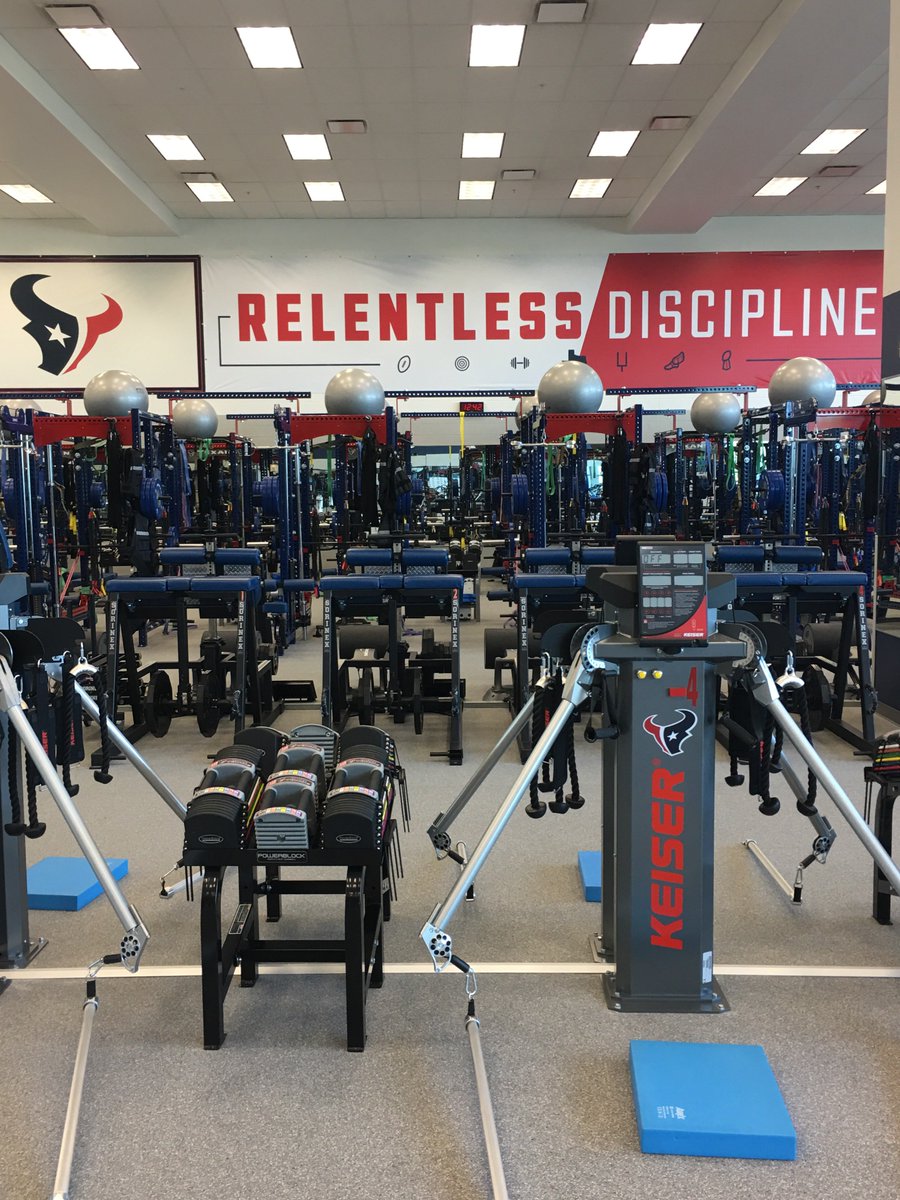 EDGE10Group's tweet photo. Another client visit @HoustonTexans #RelentlessDiscipline. #WhatsYourEDGE #EDGE10 #Football https://t.co/PBDizAoqjj