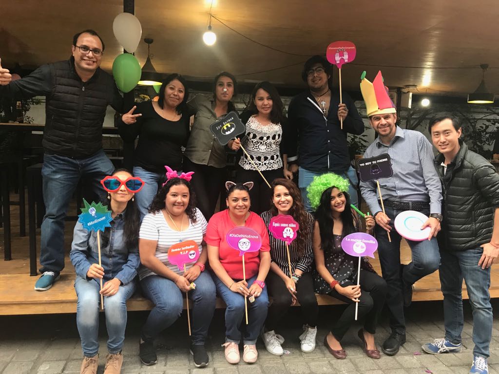 enovamx's tweet photo. Así celebramos el #DíaDelNiño en #ENOVA. Todos los #enovers jugamos, comimos y nos divertimos como niños. #minienover https://t.co/daaa142gji