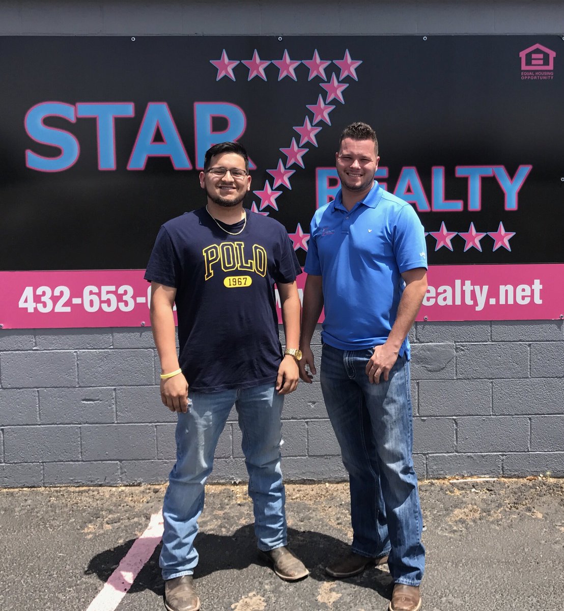 alexlevario_'s tweet photo. I AM OFFICIALLY A HOME OWNER!
Big thanks to @Colton_Robbins2 and everyone at Starz Realty for making this happen.
#IMGROWN
#POOLPARTYEVERYDAY https://t.co/SR4xFQoZaU