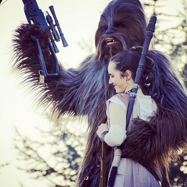 ThatDisneyLover's tweet photo. I need a Wookie hug right now!
#disney #disneyland #disneylandparis #dlp #photography #flickr #thatdisneylover #facetheforce #wookie #chewbacca #rey #starwars https://t.co/TBkjJunxCs https://t.co/Wj543OCkfw