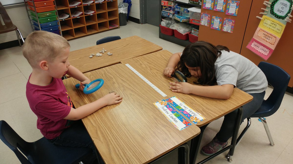 SzobotasClass's tweet photo. Kindergarten rock investigation. Learning all about adjectives while describing rocks. #FES2017 #FESFamily17 https://t.co/47mJueakjJ