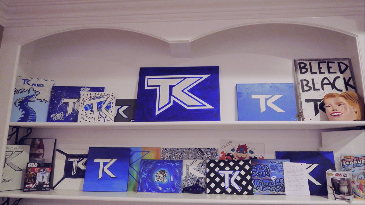 UGAEsports's tweet photo. Fans from all over the world send in fan art which is decorated all over the house. https://t.co/o7INwo4cR9