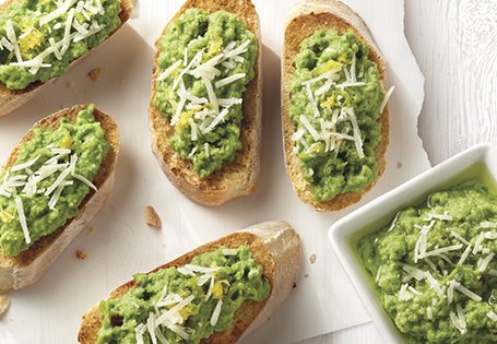 #ad Pea "Pesto" Crostini from ALDI is the perfect app for your Derby party (or any party you might be having) tinyurl.com/yb8lx3wo  #ALDILove