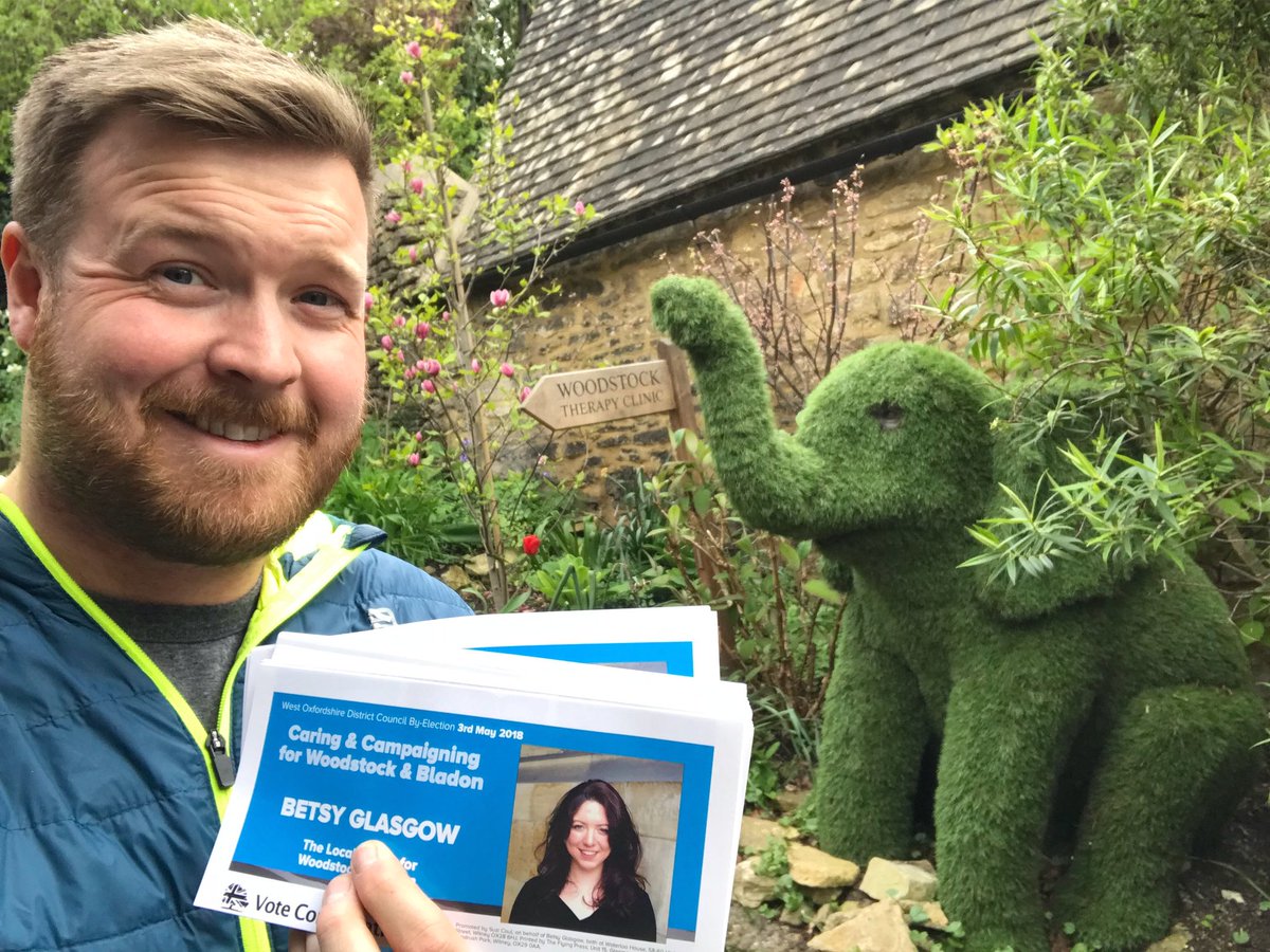 _LiamWalker_'s tweet image. You come across all sorts when out campaigning.... 🐘😆 #ToryCanvass