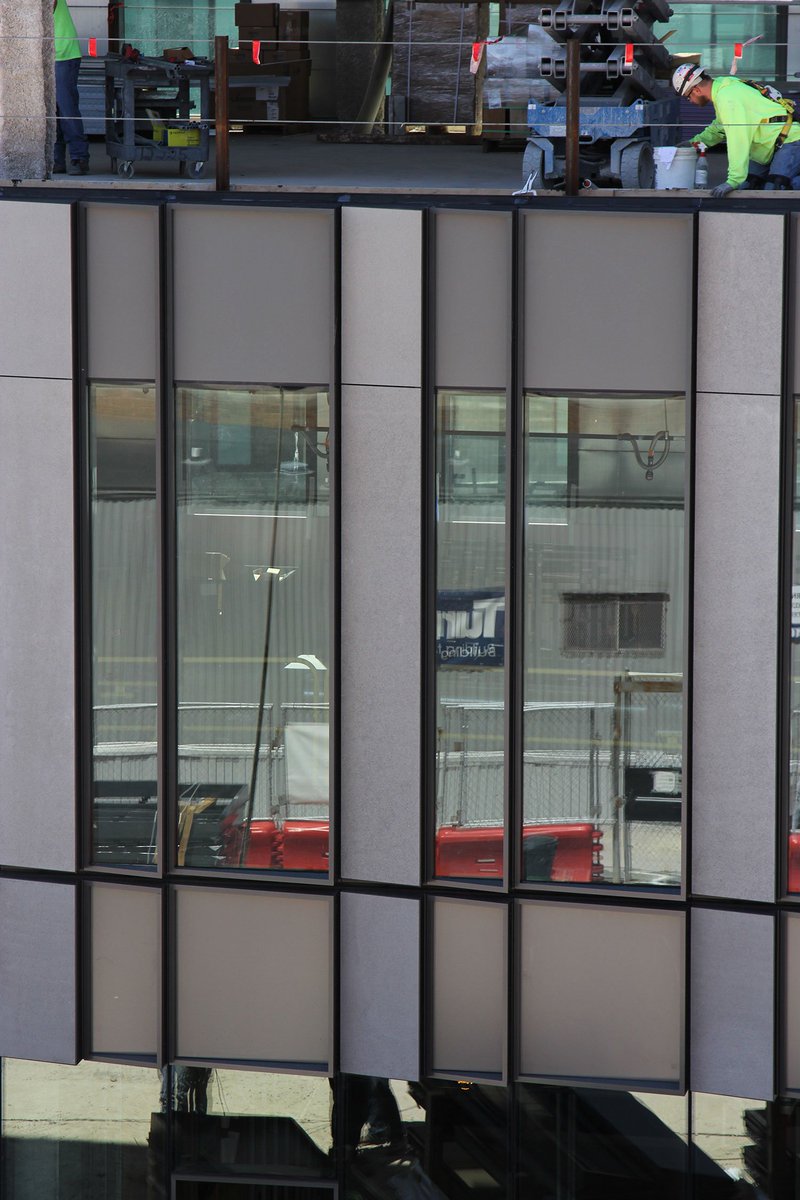 LindnerCollege's tweet photo. Break out the glass cleaner β we have windows! Check out today's progress made to the exterior of our new building and learn more about how you can get involved: https://t.co/egBRnGALxl #BuildingLindner @HLArchitects @KZFDesign @Turner_Ohio @uofcincy https://t.co/RDbICaujup