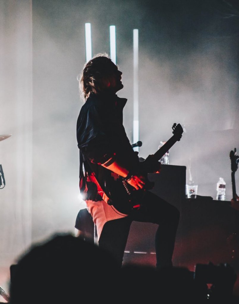 5secsofowls's tweet photo. 5sos onstage back in Houston #5SOS3Tour #5SOS3Houston || @JawnRocha - 🐨 https://t.co/7YujoYvWMd
