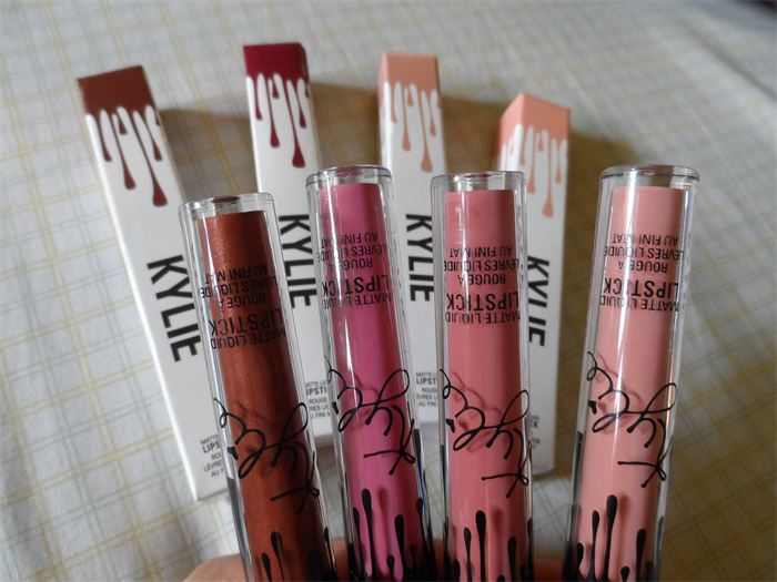 TothMaya69's tweet photo. ELADÓ! @KylieJenner  RUZS PRIVÁTBA ÉRDEKLÖDJ !!😘 https://t.co/rxNprwMFks