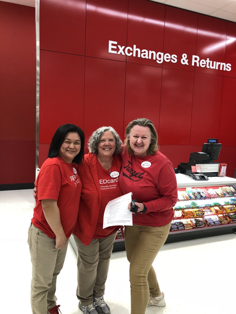 Thanks to these awesome ladies for hitting our red card morning goal! #T1176 #driveloyalty #letssellsomestuff <a href="/bradphillipz/">Brad Phillips</a> <a href="/Tim_Heit/">Timothy</a>