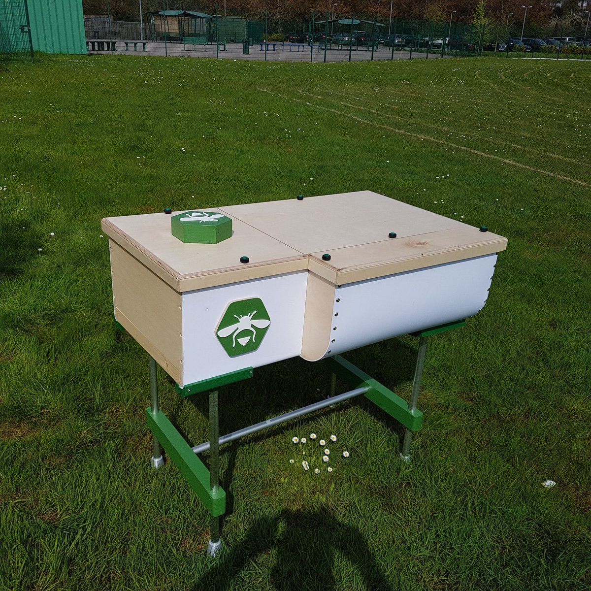 GRIFF_LM's tweet image. Incredible Josh. A back garden beehive! All the hard work and dedication has paid off.  #Design #bee #hive #product #garden #GCE #buzz @TechnologyNhs @NewportH @wjec_cbac @DTassoc