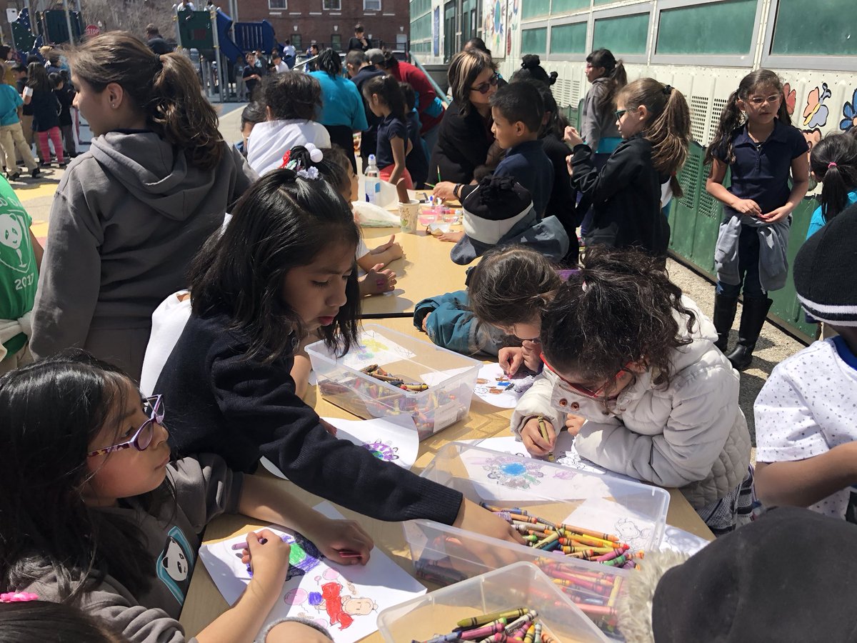 PilsenAcademy's tweet photo. El Día del Niño Celebration @PilsenAcademy !! https://t.co/y5e8PhtnNC