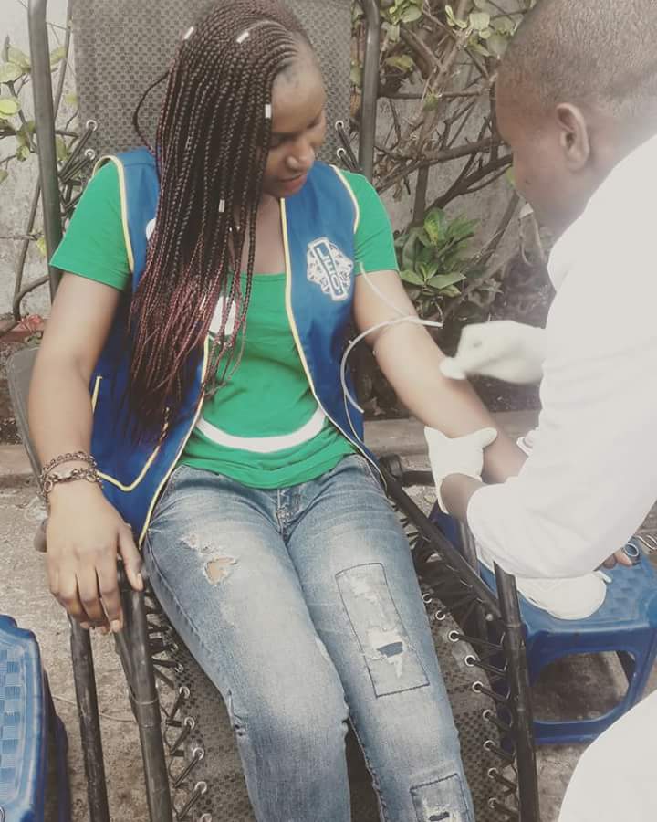 mamoudou_baro's tweet photo. 72 poches de sang collectées ce matin à l'Université Nongo Conakry en faveur des victimes de la fameuse donneur de fausse grossesse N'na fanta. Une initiative des LEO clubs Conakry Bondabon et Dame du Loura.
#SOPAPA #Leo60 #Lions100 https://t.co/OrFhAFGXWk