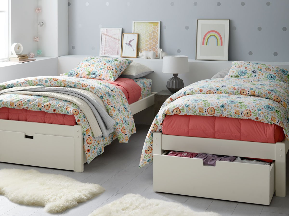 GarnetHill's tweet image. As we transition to warmer seasons, perhaps it’s also time to transition your child’s #bedding. Find out why we love #percale sheets for summer: ghill.me/2HD1oY5 #garnethill