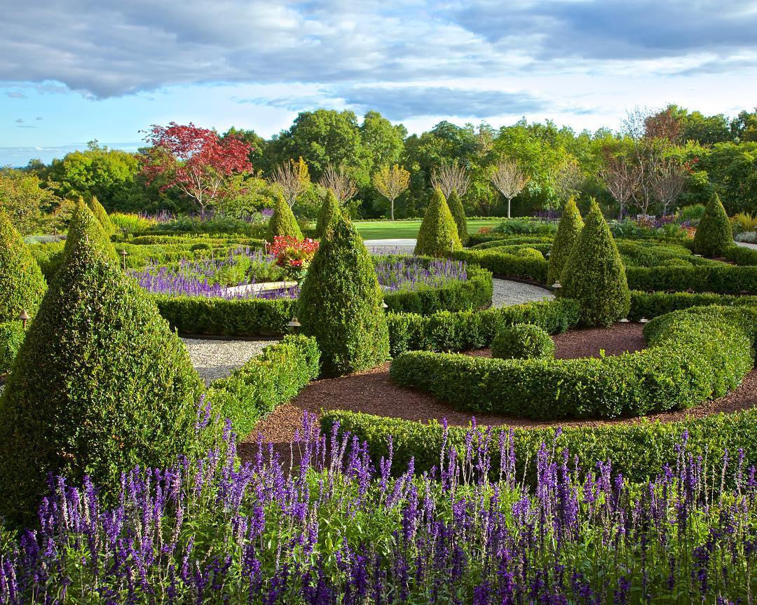 With Hinged, you have access to award winning landscape designers like <a href="/ConteandConte/">Conte & Conte, LLC</a>. Log in today to view more of their #gorgeous designs at Hinged.com. 

#ExploreIdeas - #GetInspired - #GetHinged