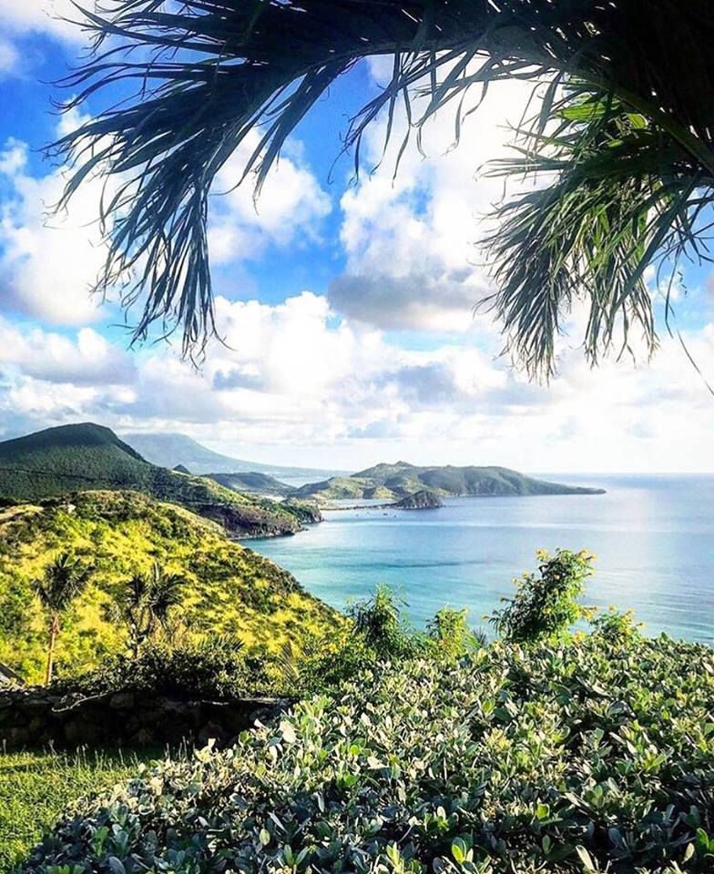 BluWaterSafaris's tweet photo. Absolutely stunning photo of the South East Peninsula by @juliabartnik_ #Stkitts #WhileInStkitts #CaribbeanTravel https://t.co/Dl1aRxsslP