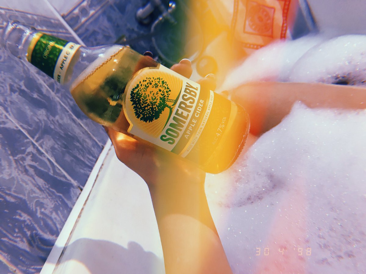 Yvesorn's tweet photo. Что ещё нужно для счастья ? 🛀🏽 https://t.co/qtsr6t51YF
