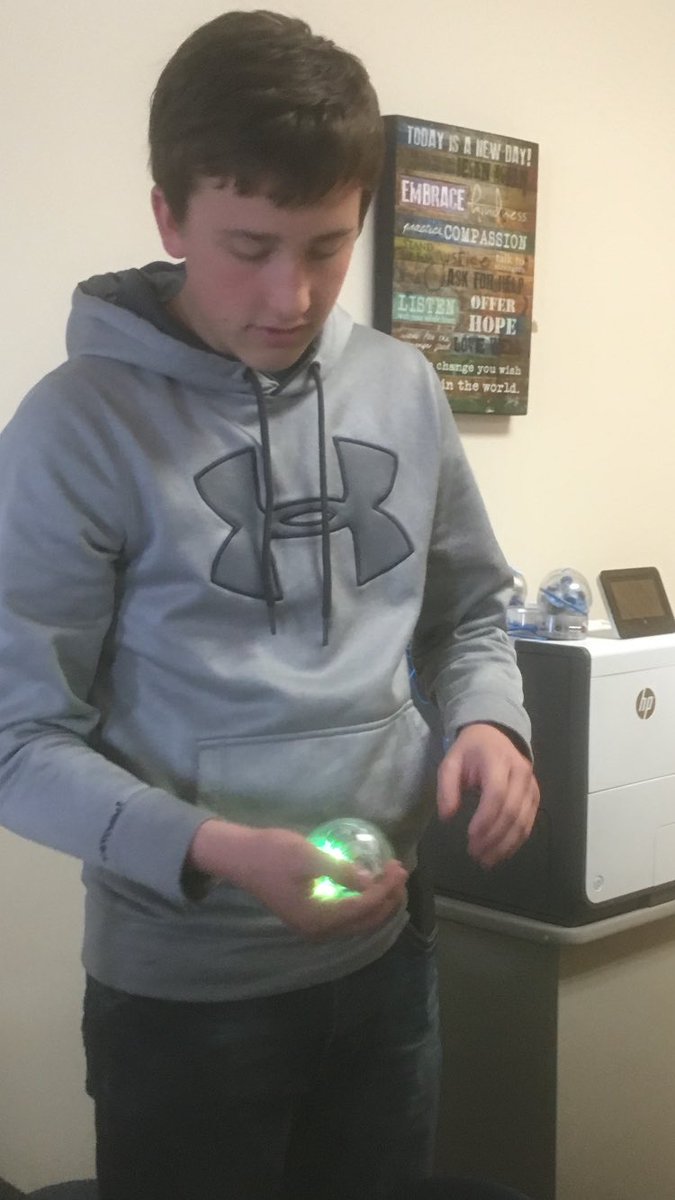 Tweet_da_Deets's tweet photo. Programming Sphero robots to play Hot Potato. #LakeviewPride https://t.co/iRFyOa5EpU