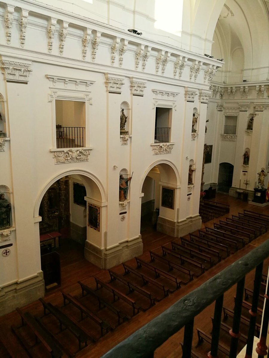 Iglesia de Los Jesuitas de #Toledo 
Se puede subir a su torre y poder contemplar la ciudad de una manera diferente. #BuenasNoches #LunChachi30Abr #FelizSemana <a href="/zascandilesclm/">Zascandileando por Castilla-La Mancha</a> <a href="/ToledoMonumenta/">Toledo Monumental</a> <a href="/toledoturismo/">Toledo Turismo</a> <a href="/PulseraToledo/">Pulsera Toledo</a> <a href="/toledoenfotos/">Toledo En Fotos</a> <a href="/JesuitasToledo/">Jesuitas Toledo</a>