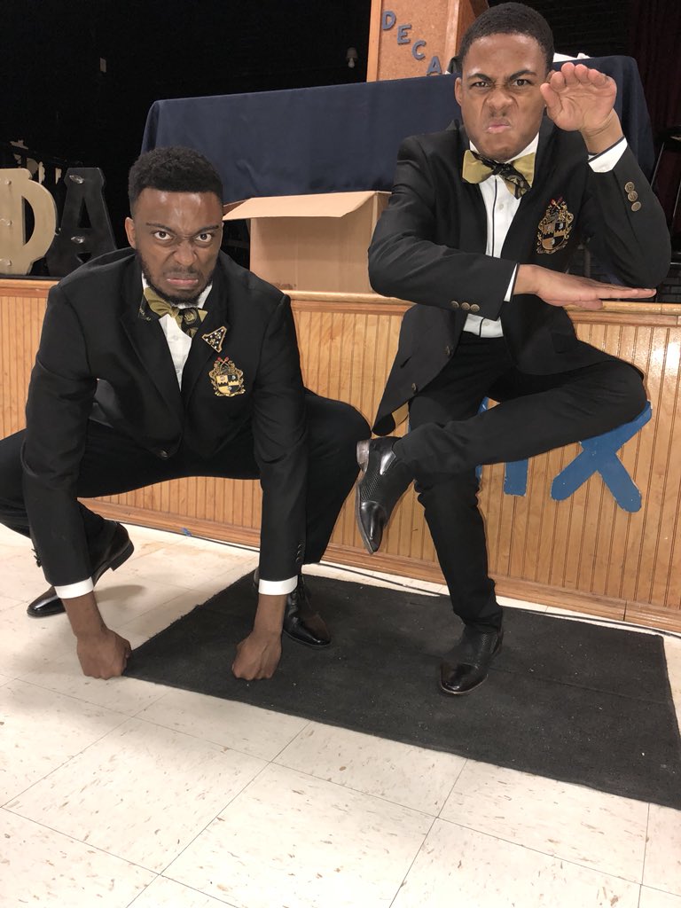 SpringsSeason's tweet photo. Welcome to DA Hilltop PHIgh ❄️🦍🤙🏽 
#Spr18 #SingleAlphaMan #FreetheACE https://t.co/9TFrOighU4