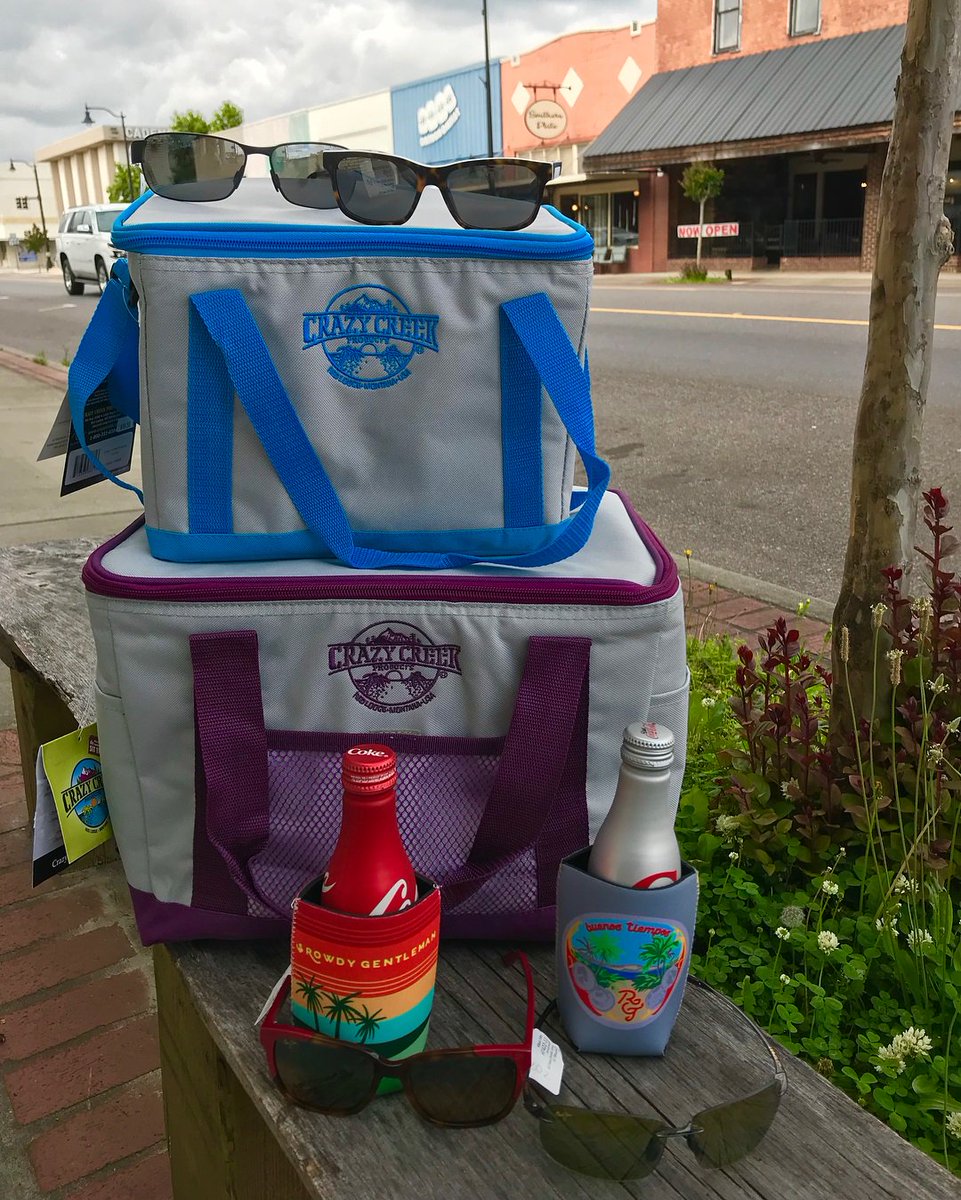 crazycreek1987's tweet image. Pack up your Crazy Creek Cooler and head out! Summer is near and it's FRIYAY 📸 @trailwares (IG)
#cooler #crazycreekcooler #keepitcold #brews #nom #summer #optoutside #getoutside #trail #friyay #fridayfun 
👉 bit.ly/thebestcooler