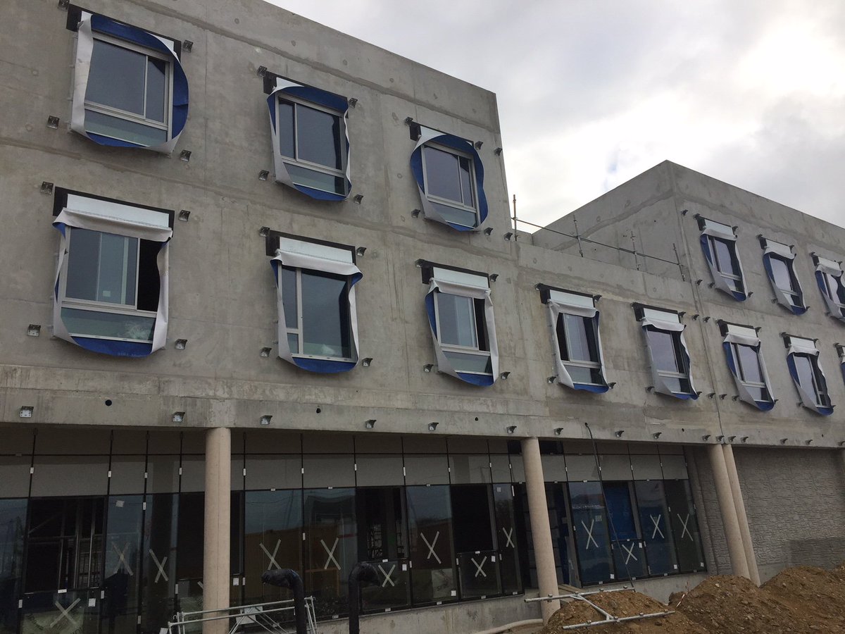 SIGA_swiss's tweet photo. Tuesday is #construction #project day: in #Loroux-Bottereau (#France), a new #hospital is being built. Our products #Majvest, #Twinet and #Wigluv are in use. More information about our #products can be found at: https://t.co/C5hjev5Fya #SIGA #stickwithus https://t.co/VI7EgllDYH