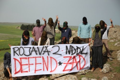 alexpunx1977's tweet photo. https://t.co/SjDhe8l2HZ
De #Rojava a la #ZAD en NDDL
#ZADResist
#NDDL #DefendZad #DefendRojava https://t.co/kk5dSDsxdZ