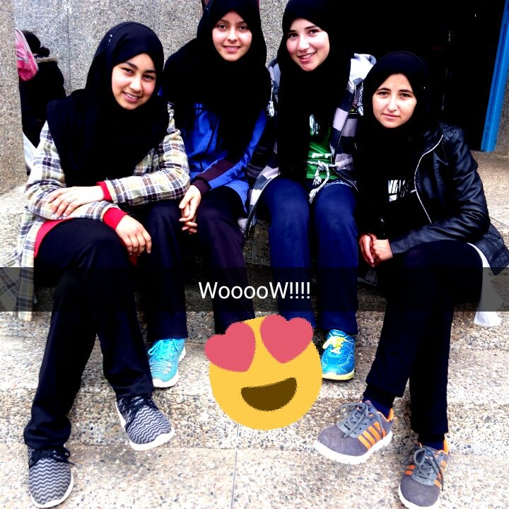 يحاولون تقليدنا لكننا نظل دائما الأفضل#Friends for ever