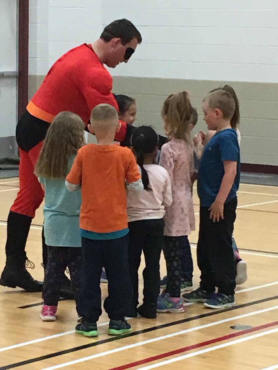cathy_herrick's tweet photo. Lawrence School awards perfect attendance for April! #EverydayMatters #LSKY https://t.co/4FB90eKiib