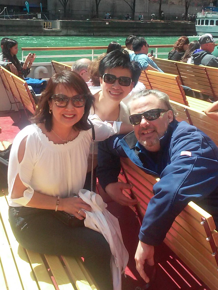 JJTindall1's tweet image. Fancy meeting Loo here! Another inspiring visit from my favorite Regular Customer, Chicago's Very Own Nancy "Nance-Mo" Loo (w/peeps May &amp;amp; Richard)! Bringing w/them the first day of #Sprummer! C u again soon Nance-Mo! @NancyLoo @TammieSouza @janjeffcoat