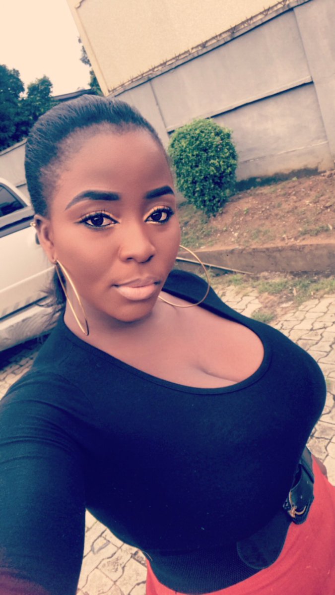 omohtee12's tweet photo. A Queen.👸🏿💗 https://t.co/2lEYmPjSUV