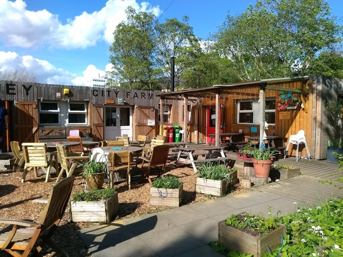 Our next #FREE event <a href="/StepneyCityFarm/">Stepney City Farm</a> is a boozy #craftbeer BBQ on May 31st in partnership with those killer katz <a href="/killthecatbeer/">KILL THE CAT</a>, <a href="/CraftBeerCares/">CraftBeerCares</a> and our delicious artisanal friends <a href="/_Big_Field/">Big Field</a> 
Fingers crossed for sunny weather... facebook.com/events/3258338…