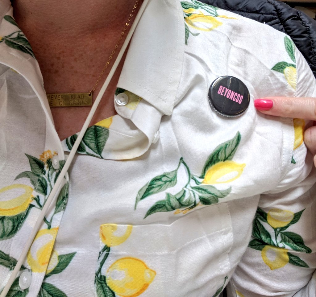 ChloeCondon's tweet photo. Always a good day when I get to rock a @RapperTurnedDev pin 😎 #BeyonCSS https://t.co/VJamTgN9Vu