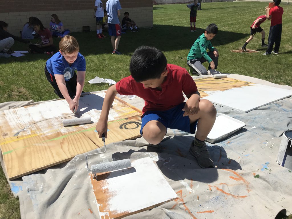 MissLodico's tweet image. Day 1 of creating our projects for the Brookdale garden is complete! We sanded and primed 4 boards for murals, and spray painted flowerpots for a birdbath! @DublinEF #pbl #creativity #kidswithtools