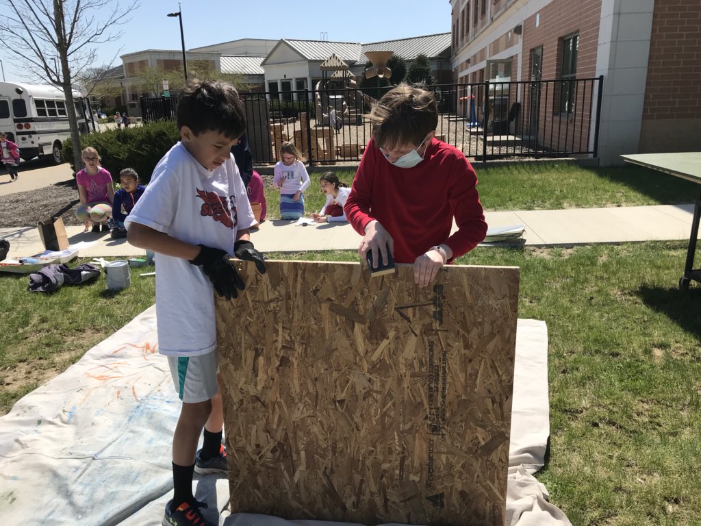 MissLodico's tweet image. Day 1 of creating our projects for the Brookdale garden is complete! We sanded and primed 4 boards for murals, and spray painted flowerpots for a birdbath! @DublinEF #pbl #creativity #kidswithtools