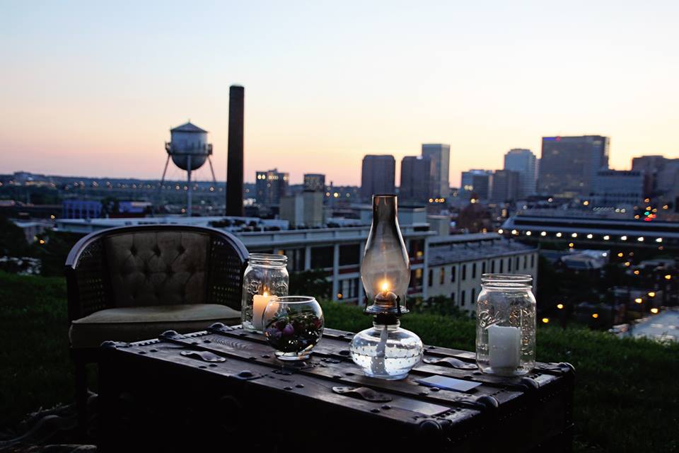 ChildSaversRVA's tweet photo. We still have a few seats left at this year's #SupperatSunset! Enjoy a #RVA skyline #sunset, food by @MetzgerRVA, @BrennerRVA, and @SaisonRVA, and drinks by @JasperBarRVA on 5/24. Your ticket supports our mental health and child development programs. https://t.co/H0cqujQews https://t.co/uNQZrPFcMR