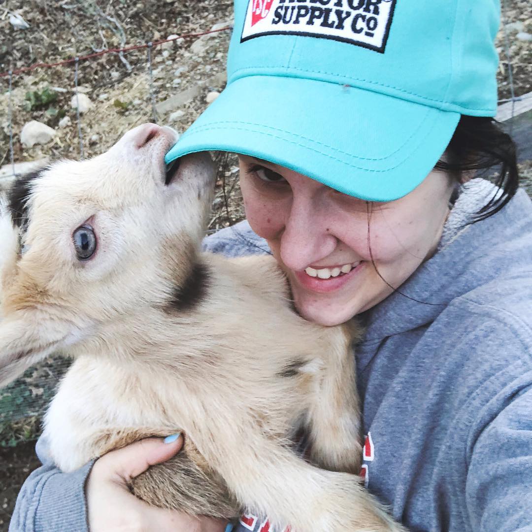 We're turning 80 this year...seems like a good time as any to make our Twitter debut! 😀 Hello, friends! 
📸: Victoria M.