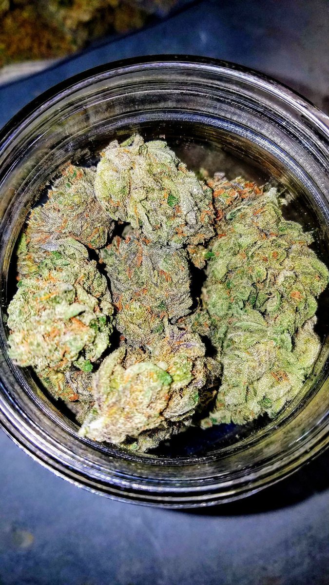 420's tweet photo. Retweet this if you appreciate weed ✊ https://t.co/zYinVT4KMy