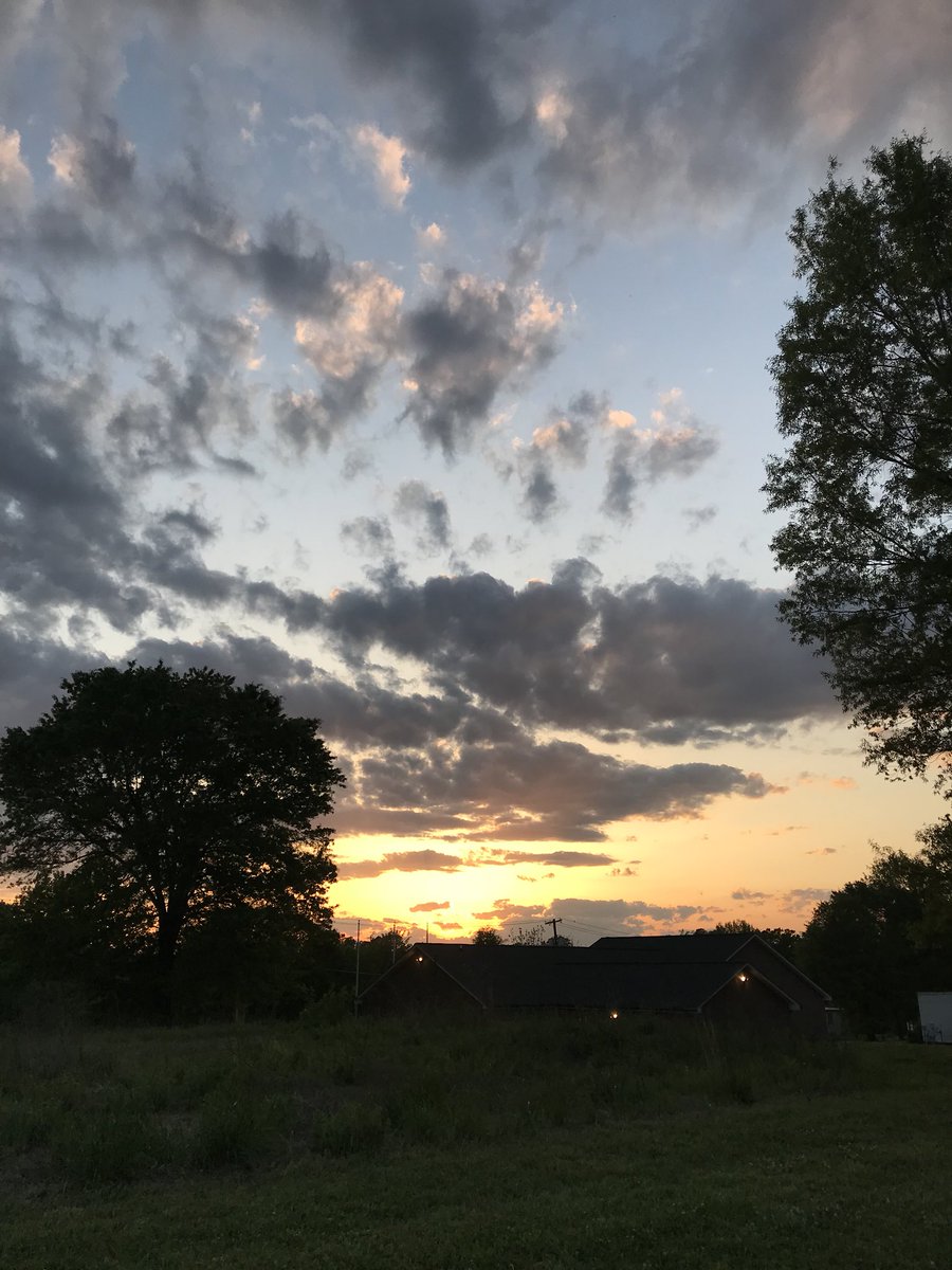 ChereeCarter12's tweet photo. Beautiful weekend sunset! https://t.co/eIKw8aeifK