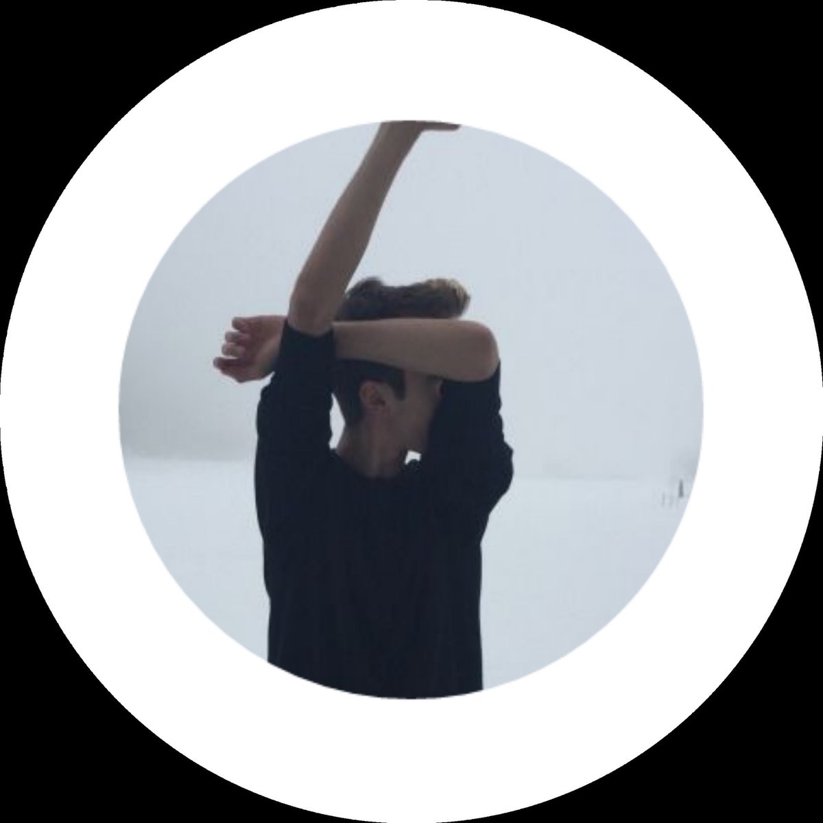 BookwormLev's tweet image. ɢʀᴀʏ ғᴜʟʟʙᴜsᴛᴇʀ