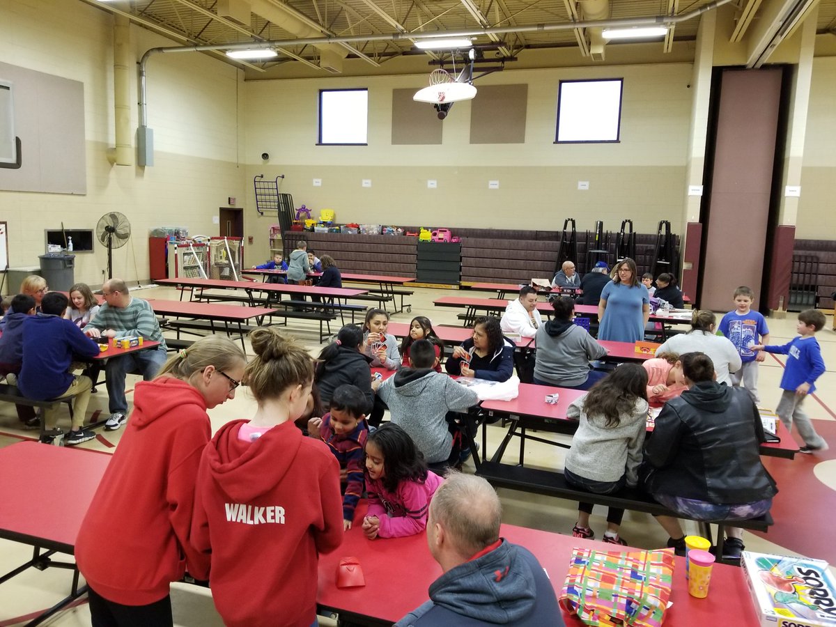 jamesburgpta's tweet photo. Had a blast kicking off tech free week with a family game night!!! #jfkisredhot #techfreeweek https://t.co/hlImh7Ozwb