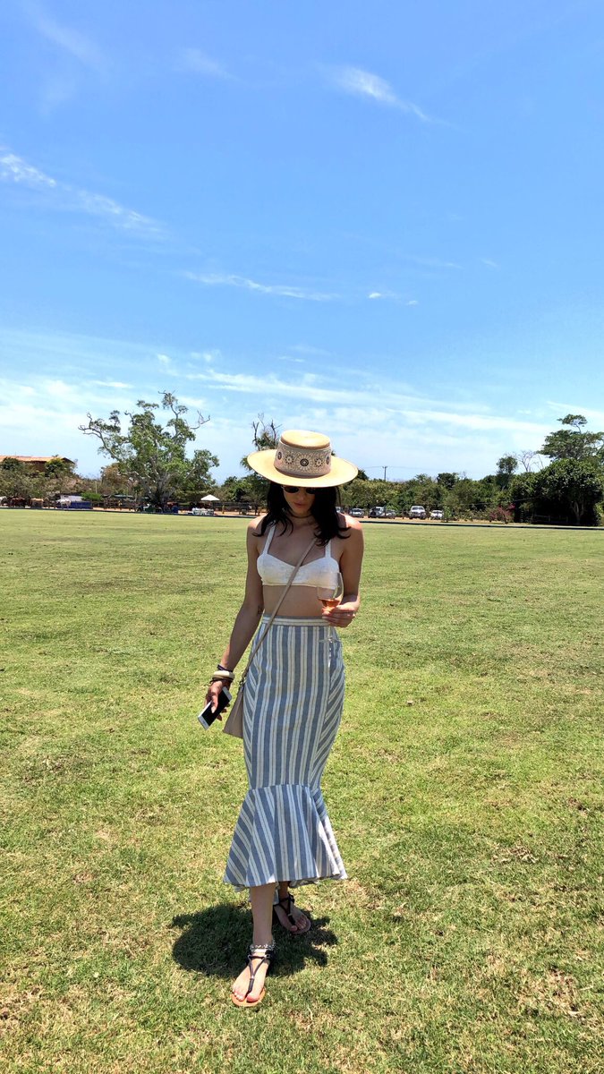 LaMurielHe's tweet photo. Un día de Polo @artecareyes 🐴🐴🖤🖤✨✨✨ outfit by @lucianabf  #VivirEsIncreible https://t.co/xzSg9kqfrC