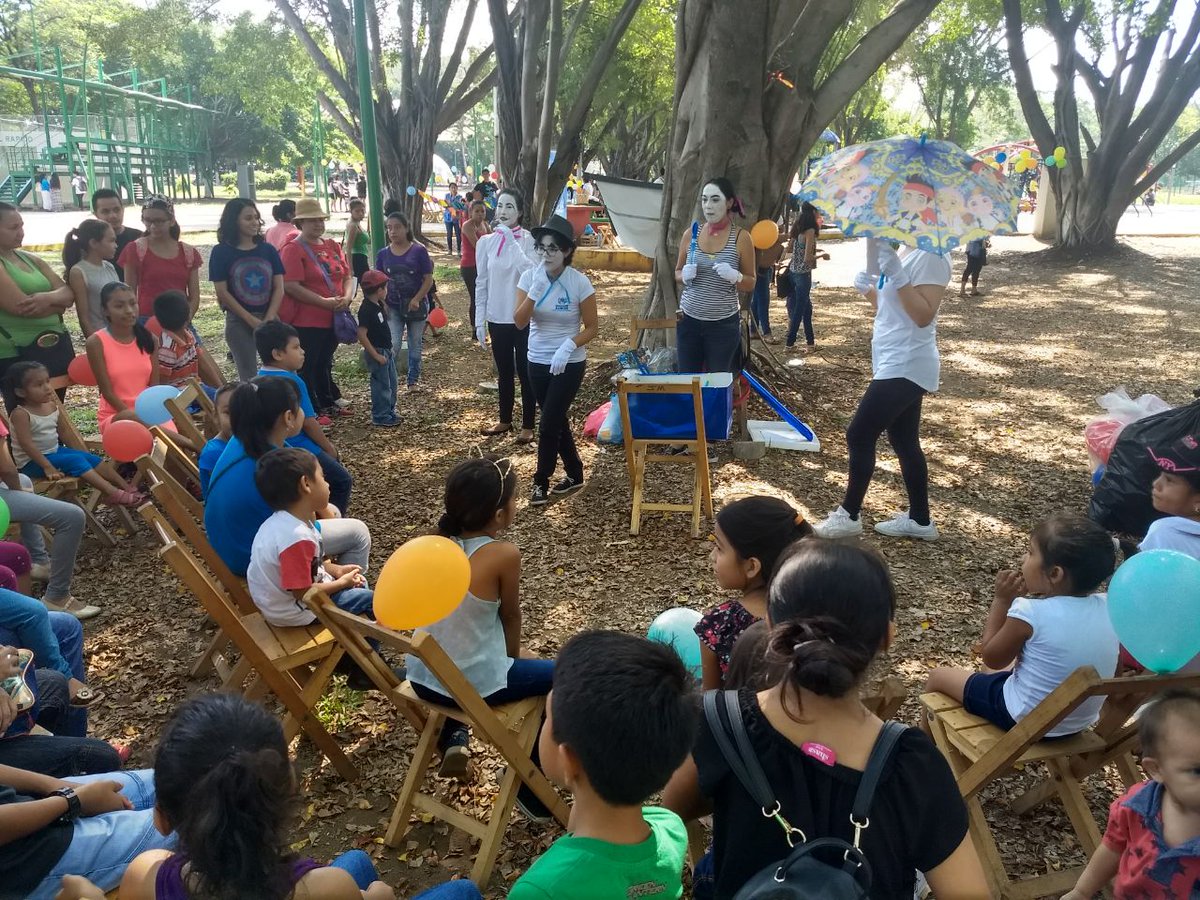OIM_Mexico's tweet photo. 🎉🎈 Convivimos con niños y niñas en el Festival recreativo intercultural de atención a la niñez en compañía de @ACNURamericas @UNICEFMexico @GobTapachula #DíadelaNiñayelNiño 👧👦 https://t.co/Q1DGPsbnBs