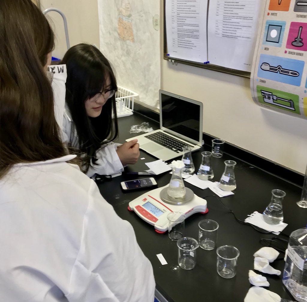 steppescience's tweet image. Visualising variables in experimental design. MYP4 Ss designing and carrying out an investigation on rates of reaction #mypscience #ISUmng