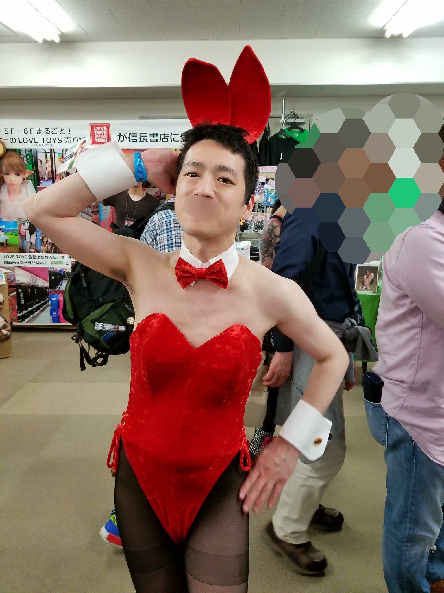 アトリエダーム製 バニースーツ　使用感あり 新品，定番人気 バニーガール アトリエダーム製 赤