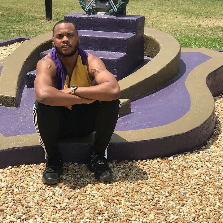 SantoNina1's tweet image. Slowly crossing over into my Omega Man stage.. #2yearsin #RealQueDawgTwitter #TimeToPutAwayChildishThings #ThatsMyRock #BestPlotInTheFrat #ComeVisit #AlbanyStateQue