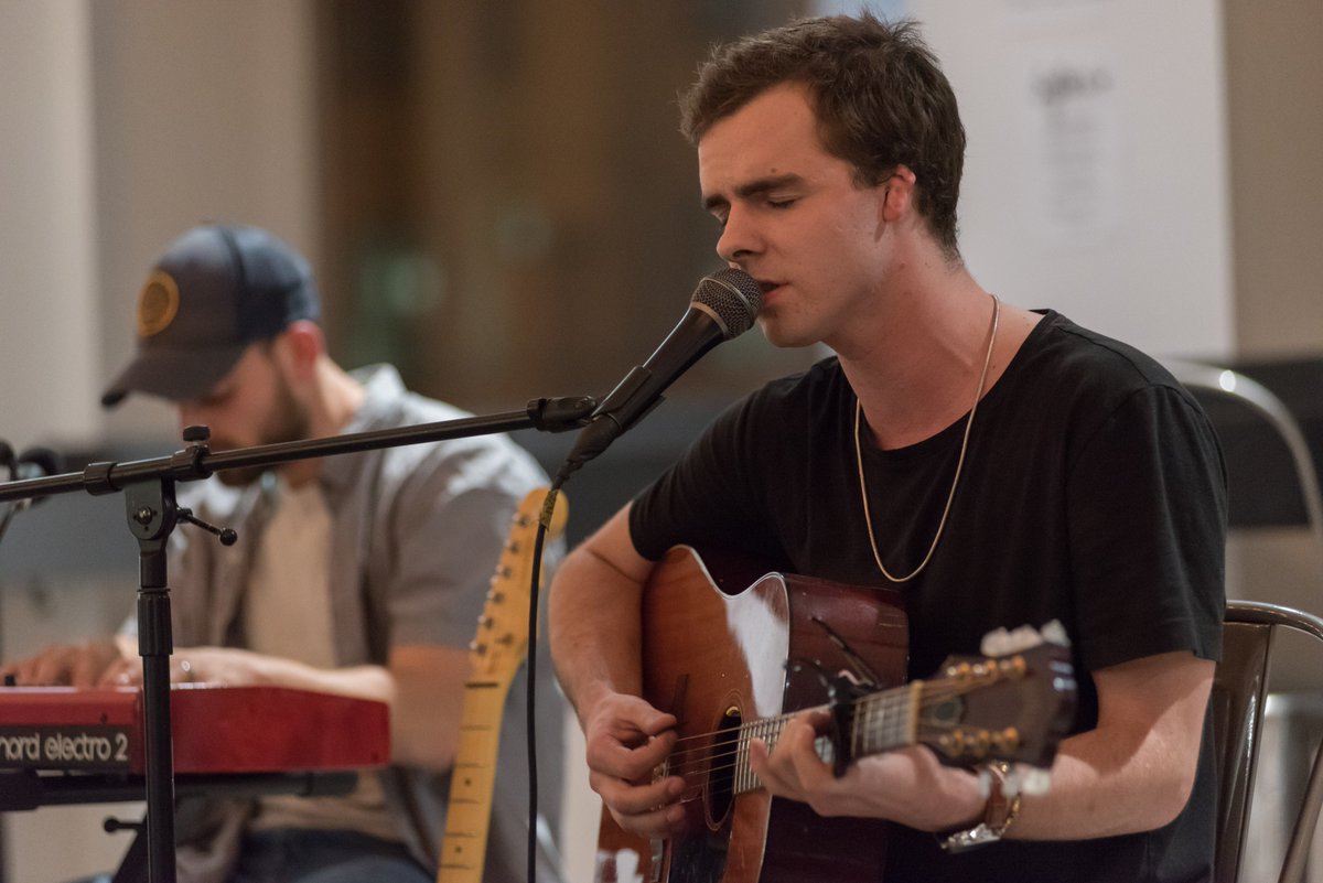 We had a great show last week with @Shlomo_Franklin @MichelynCierra & @VirginiaManband at @socialtables, our first show there. Thanks everyone for making it such a fun night!